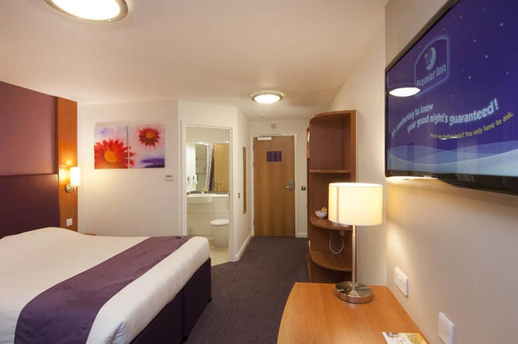 Premier Inn Кидерминстър Екстериор снимка