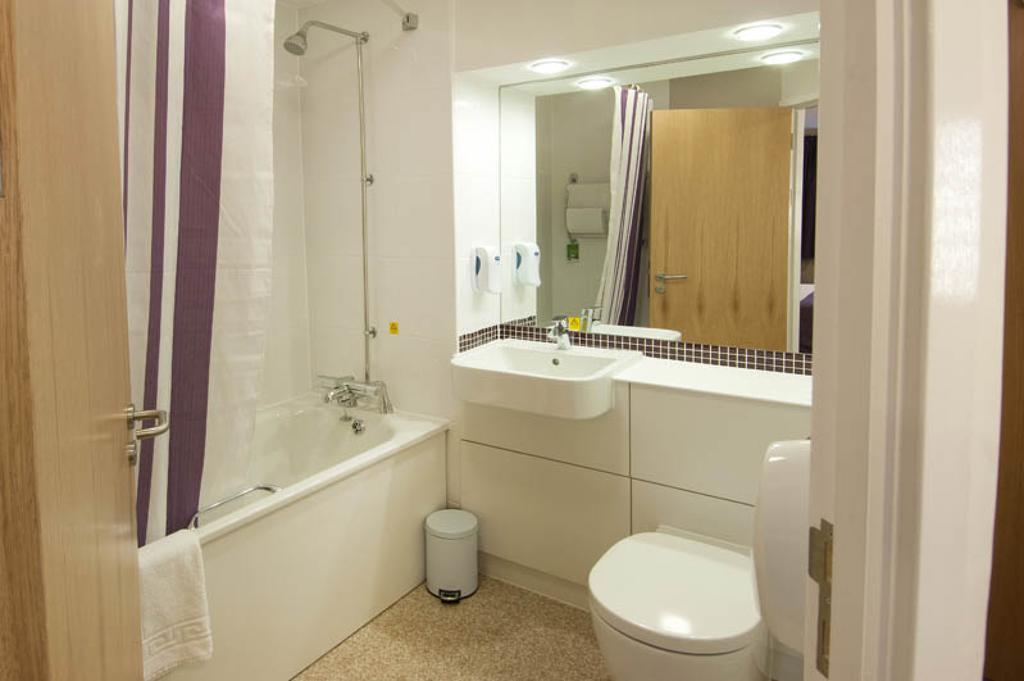 Premier Inn Кидерминстър Екстериор снимка