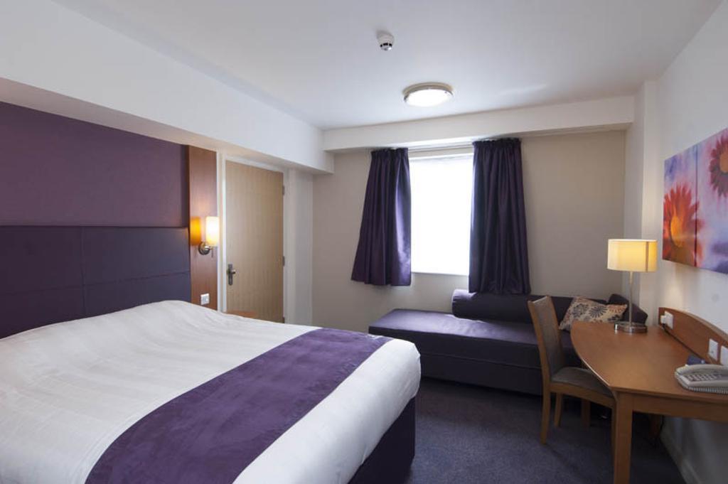 Premier Inn Кидерминстър Екстериор снимка